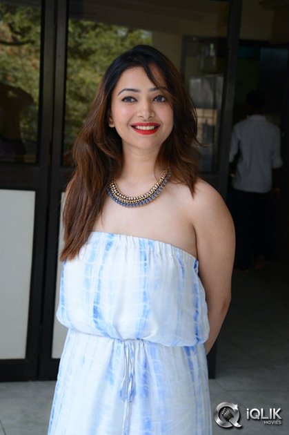 Shweta-Basu-Prasad-at-Intelligent-Idiots-Movie-Press-Meet